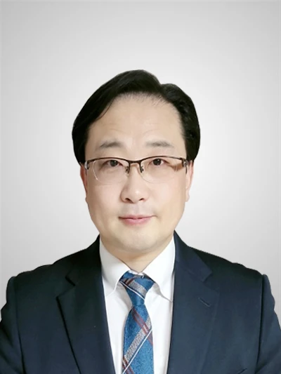 담임 한용희 목사